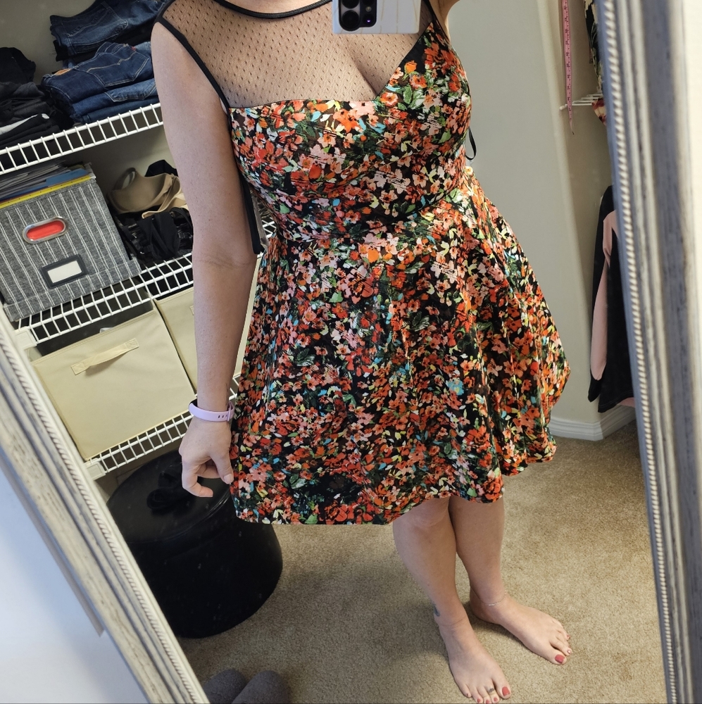 NWT Womens Flowered Fit n Flare Sz 14